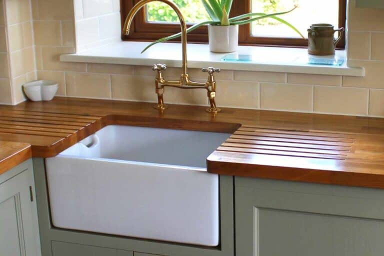 Apron Sink Vs Farmhouse Sink – What’s The Difference?