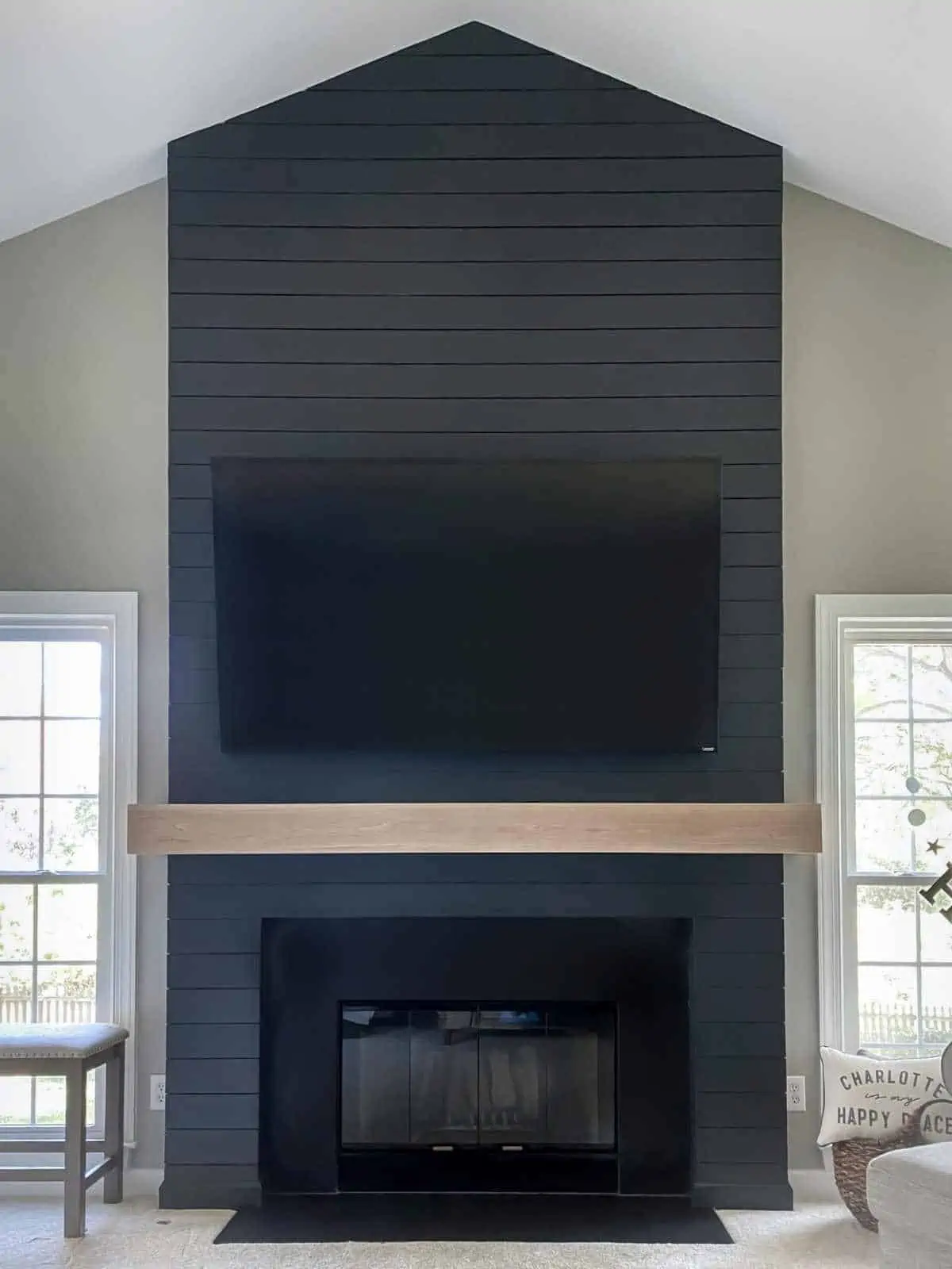 46 Gorgeous Farmhouse Shiplap Fireplace Ideas - Restore Decor & More