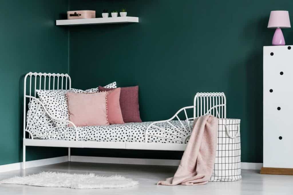 What Color Goes With Green (Any Shade) - Restore Decor & More