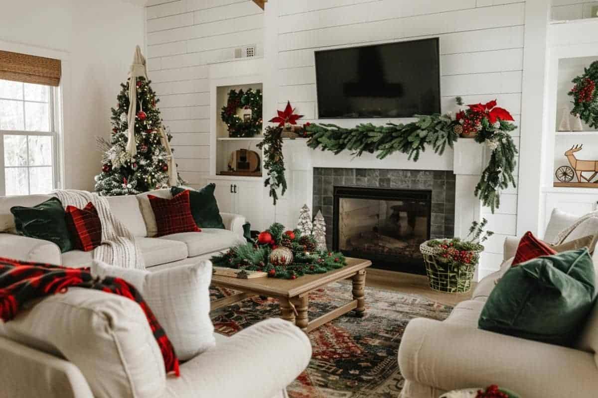 50 Farmhouse Christmas Living Rooms That Wow! - Restore Decor & More