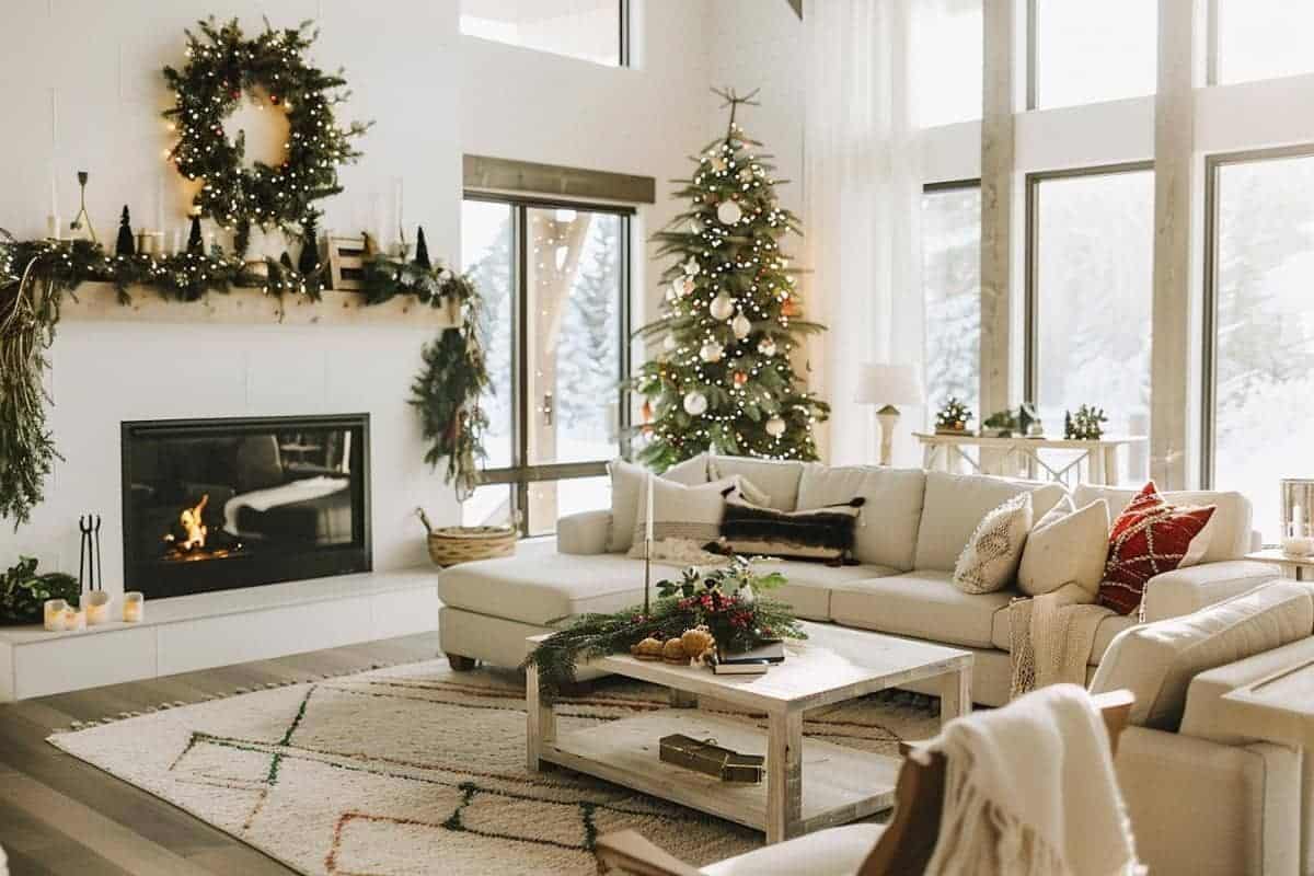 50 Farmhouse Christmas Living Rooms That Wow! - Restore Decor & More