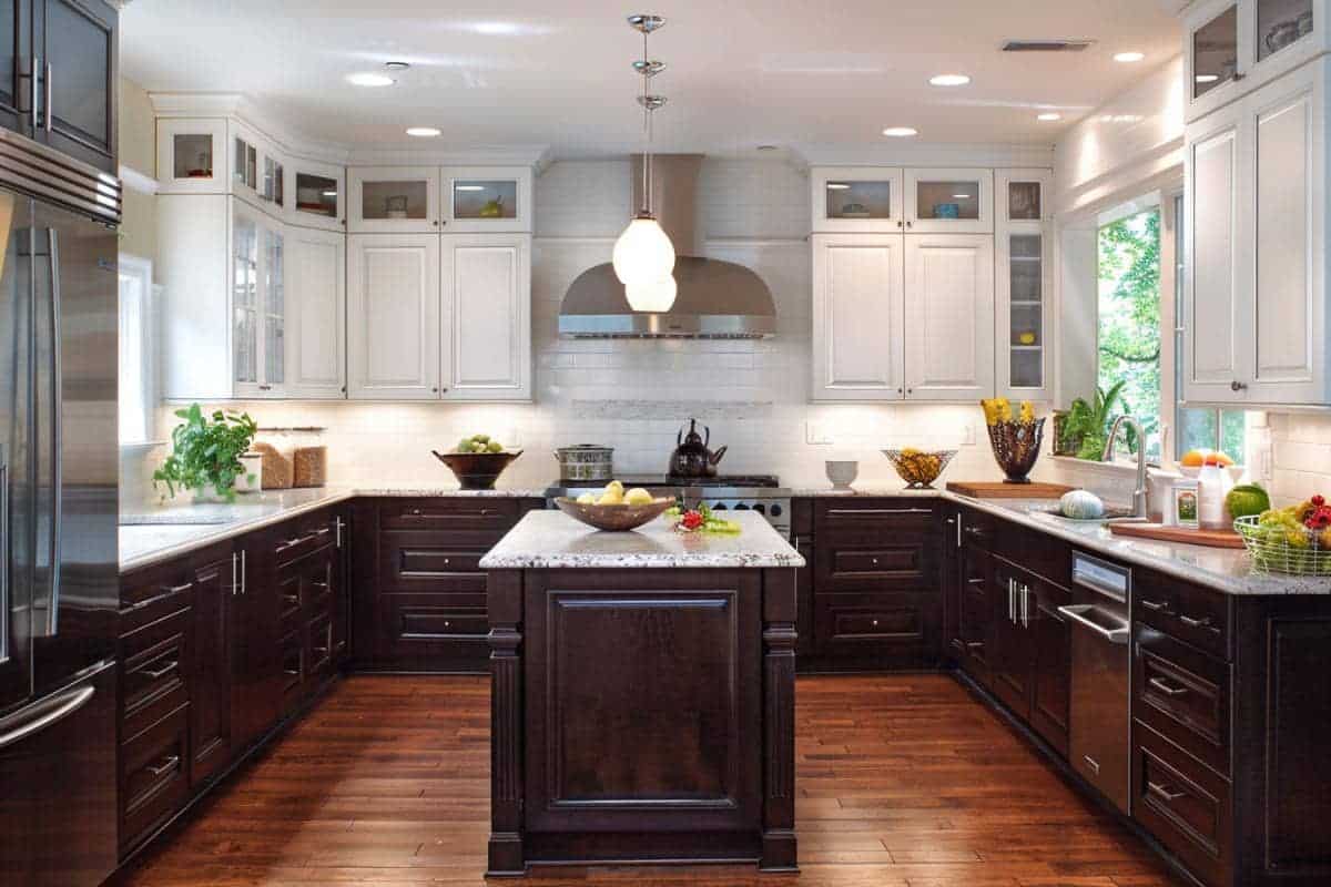 20 Beautiful Two-Toned Kitchen Cabinets for Every Home - Restore Decor ...