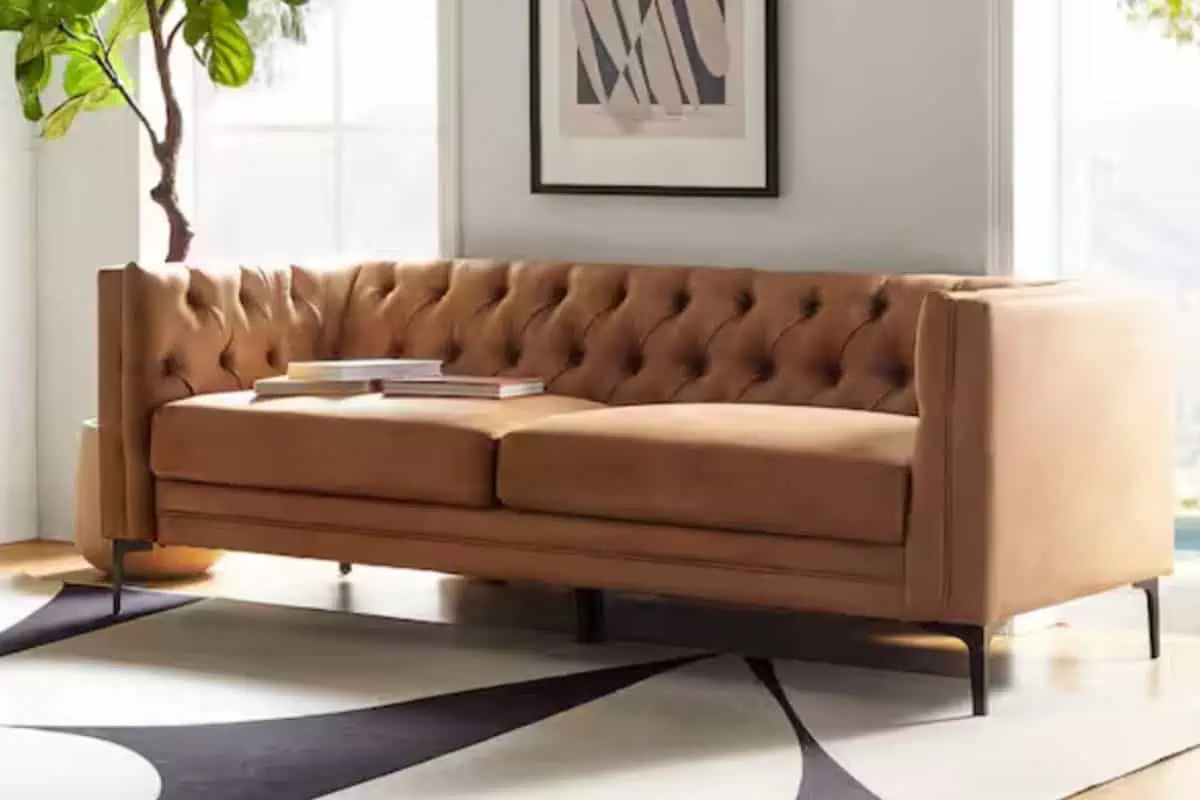 40 Cognac Couch Living Rooms That Look Expensive (Plus How To Copy The ...