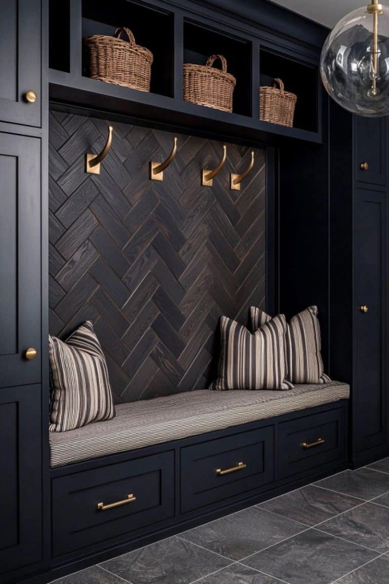 Upgrade Your Mudroom: 20+ Beautiful Design Ideas to Try - Restore Decor ...