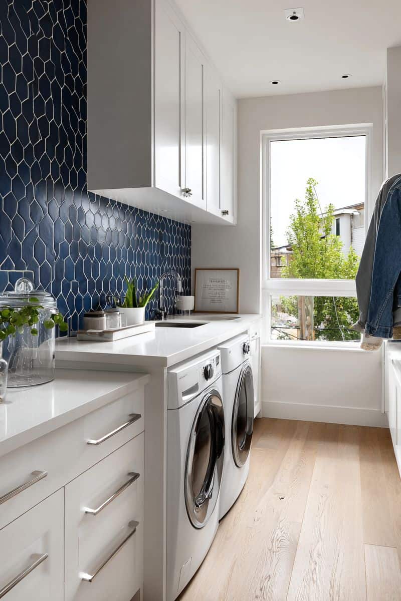 7 Must-Haves That Will Instantly Elevate Your Coastal Laundry Room ...
