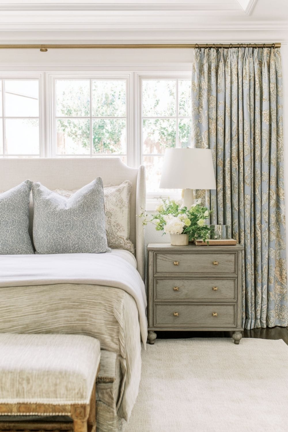 7 Smart Tips for Styling a Bed Against a Window That Actually Looks ...