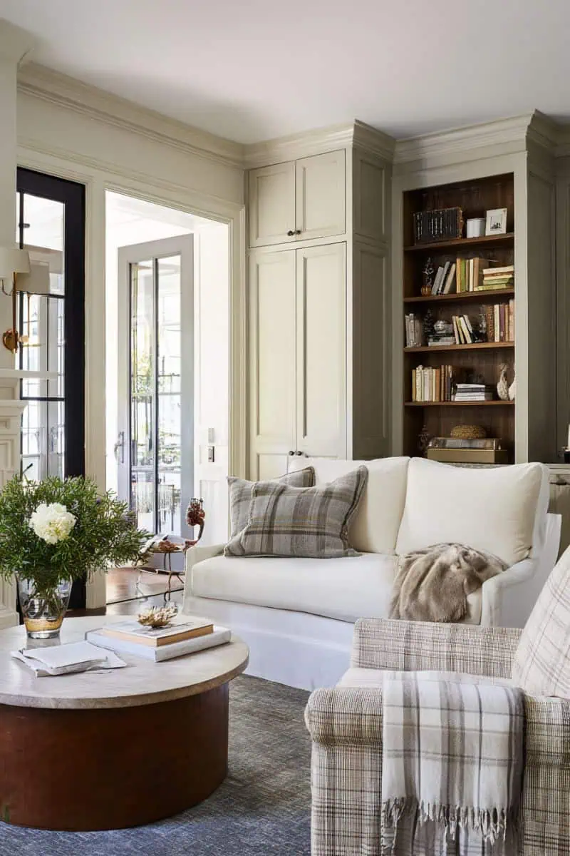 The Effortless Elegance of a Nancy Meyers Living Room - Restore Decor ...